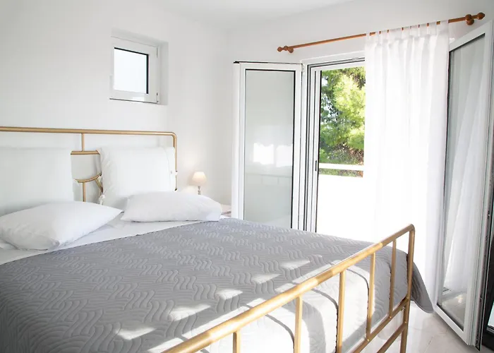 Kineta Seaside Summer Apartments
