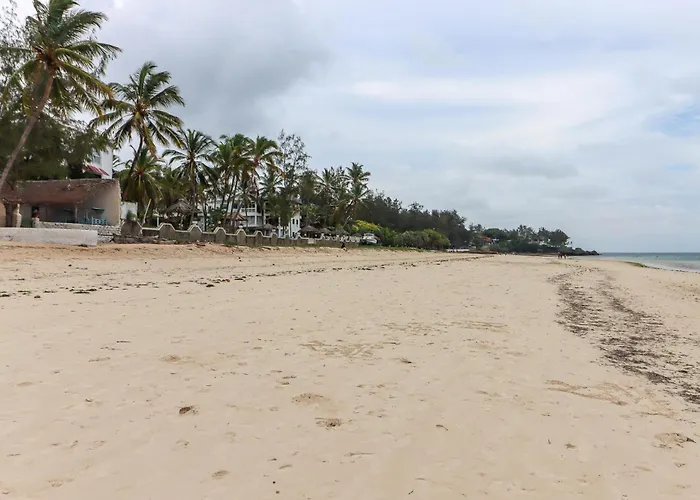 Mayweather One Bedroom Apartment, With Beach Access, Malindi