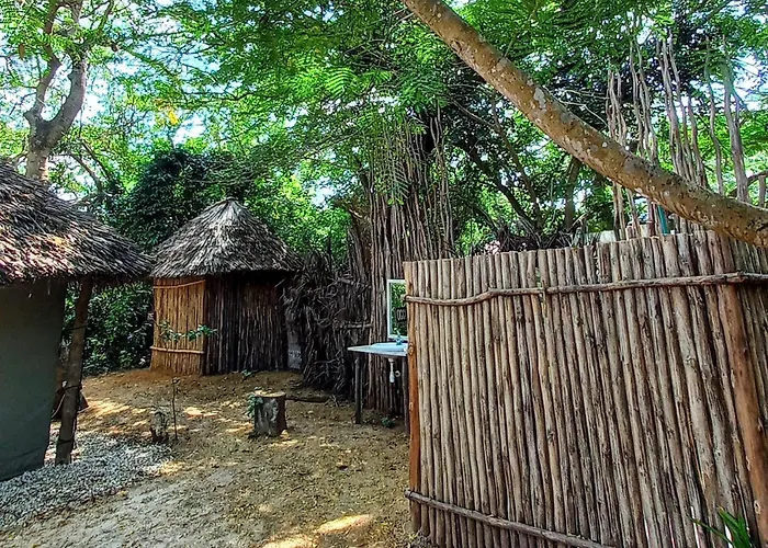 Bamba Kofi Beach Lodge