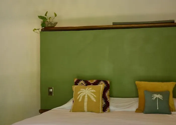 Casa Mexibali, Palapa Queen