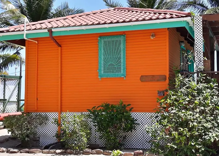 Coco'S Beachfront Cabanas