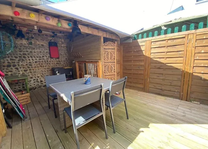 Yport, maison de pêcheur avec jolie terrasse.