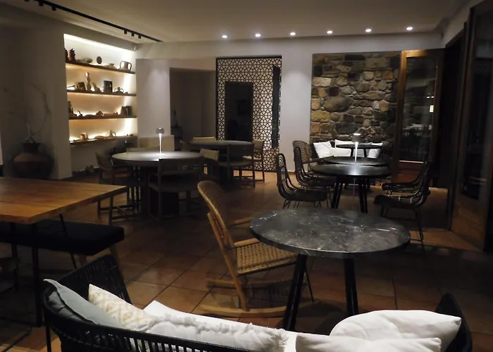 Yialasi Hotel