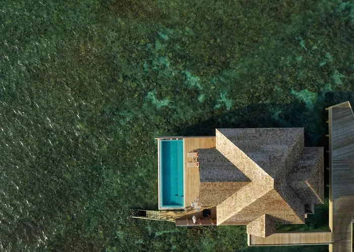 Emerald Faarufushi Resort&Spa - Deluxe All Inclusive