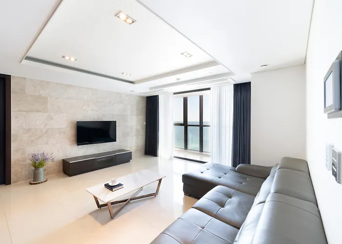 Pale De Cz Condo