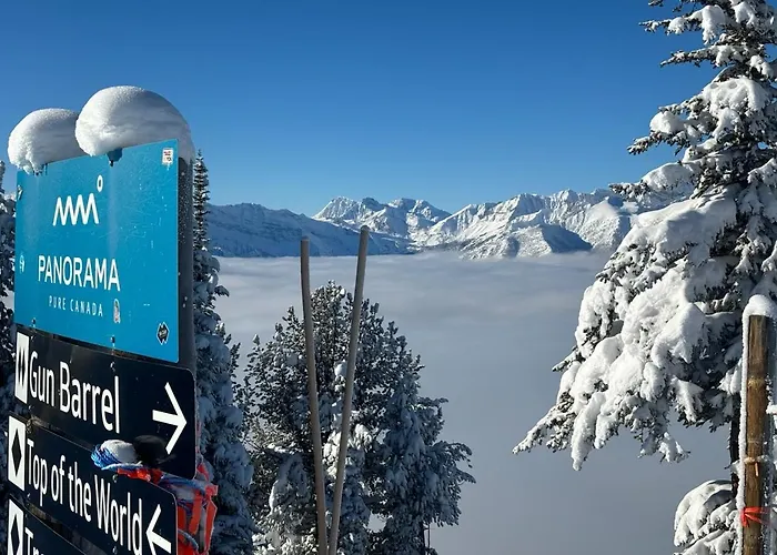 Rent Now 2350 By Month! Akiskinook Resort! 1 Bedroom Main Floor Townhome! Private Entrance! Sleeps 4! Sandy Beach Lakefront Resort! Tennis, Pickle, Basket Ball Courts, Indoor Pool, Hot Tub, Squash Court! Short Drive To Radium Or Fairmont Hot Springs!