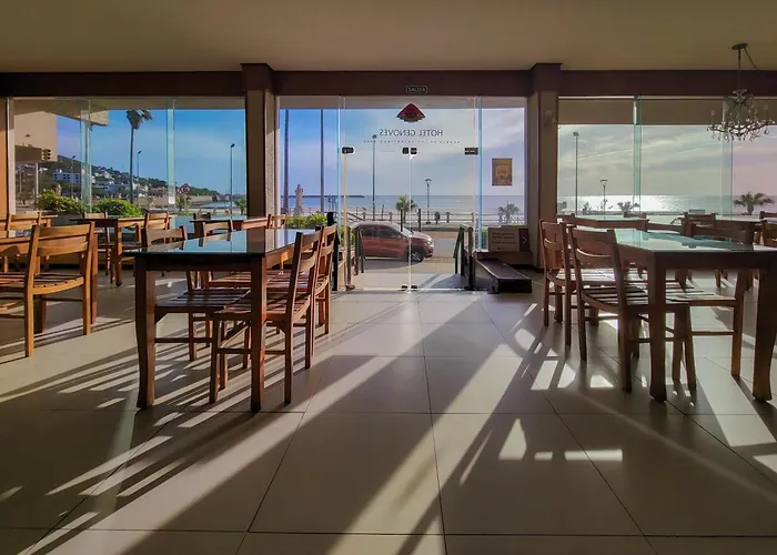Hotel Genoves
