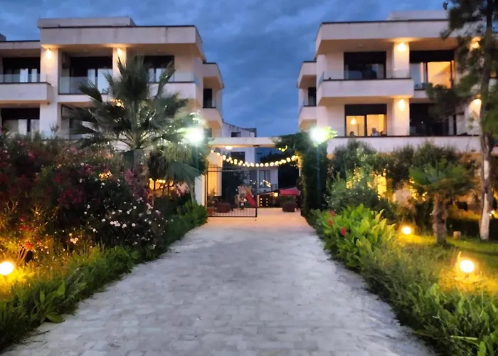 Apartments Kuce Lekovica Beach & Snack Bar- Bistro