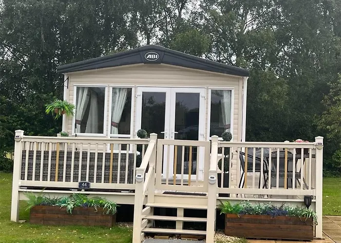 Acres Corner Retreat Inc Hot Tub At Tattershall Lakes Country Park