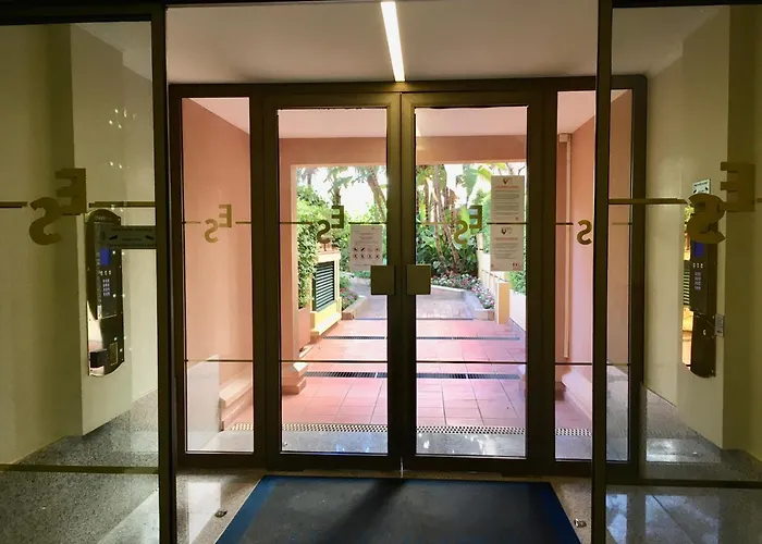 Monaco Fontvieille Elegant Apt - Luxury Terrace & Pool - Garden View