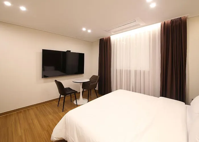 Brown Dot Hotel Sinan