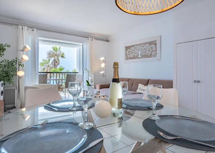 Dona Lola Micaela Beach Front Duplex 2 Bedroom Apartment - Open Sea And Beach Views Surrounded By Bars And Restaurants - Costa Del Sol - Cs199