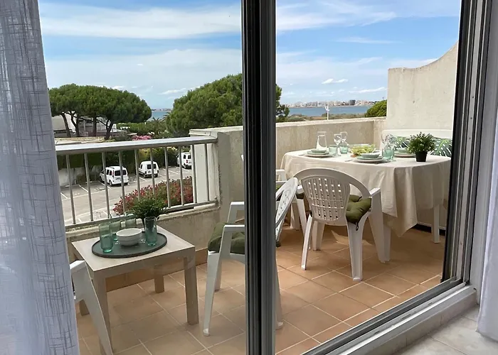 Studio le Vue mer Accès direct à la plage Parking privé Clim belle terrasse