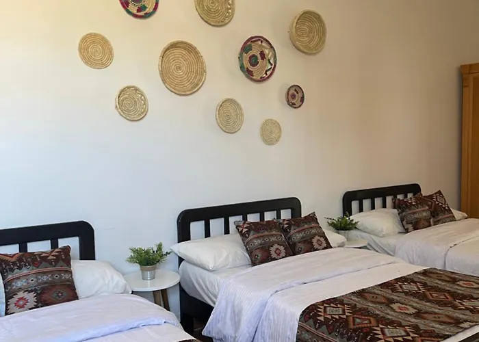La Casa Guest House