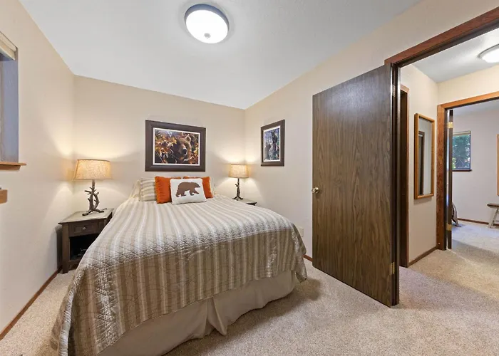 Nightingale Retreat By Tahoe Getaways - 3Br, Close To Tahoe City, Walk To Bike Path & Private Beach Access