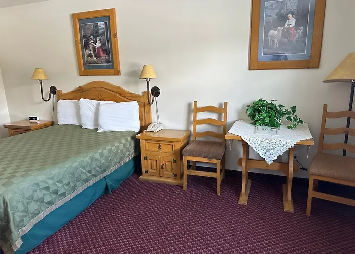 Columbine Inn And Suites