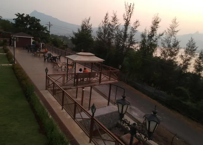Green Velvet Resort-Near Pawna Lake