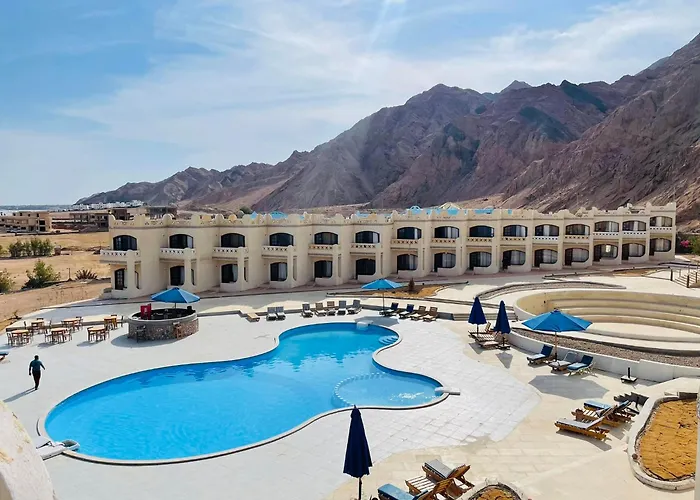 Zain Dive Inn