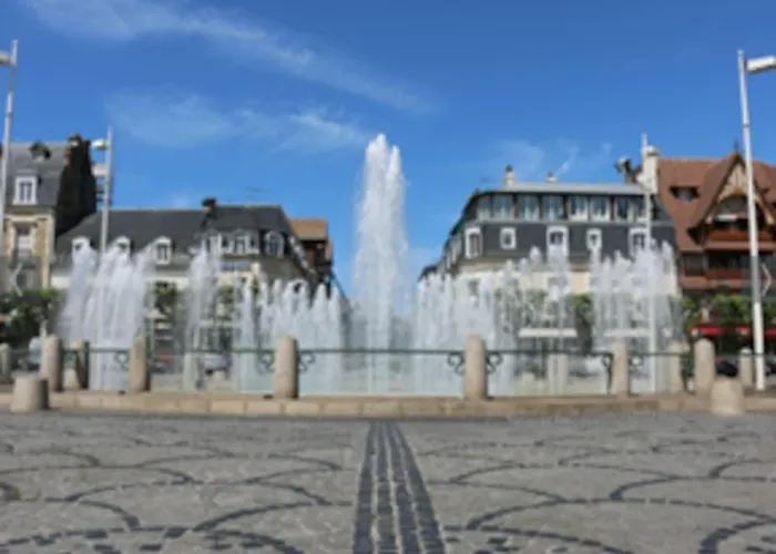 LE PETIT MORNY. Apt rénové lumineux et central