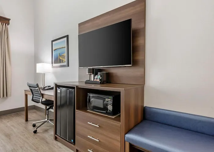 Best Western Plus First Coast Inn And Suites