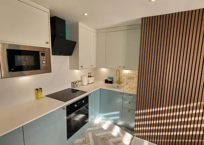 Sunset Point Apts - North Shore Suite
