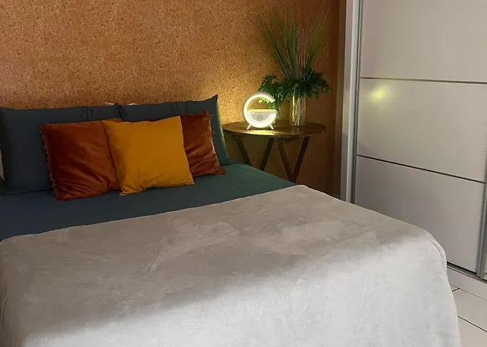 Quarto em AP compartilhado Ponta da areia