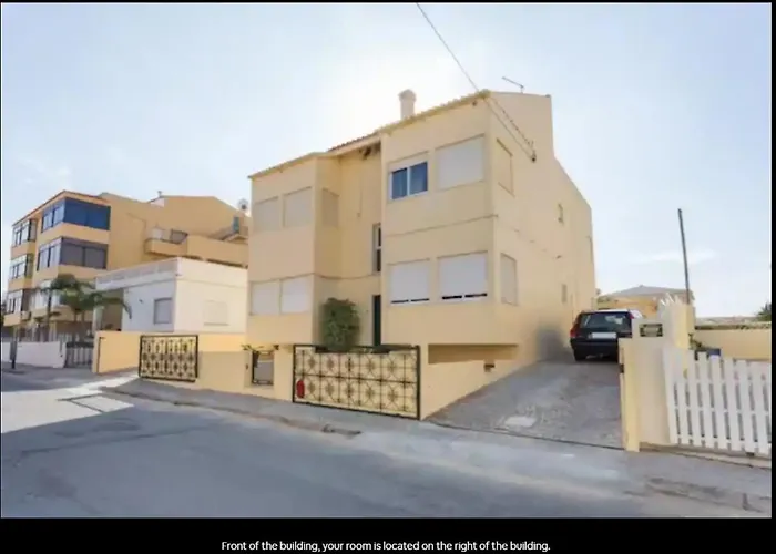 Blife Faro Beach Hostel&Rooms
