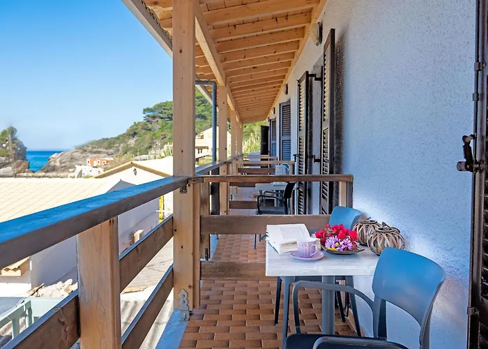 Spyros Rooms