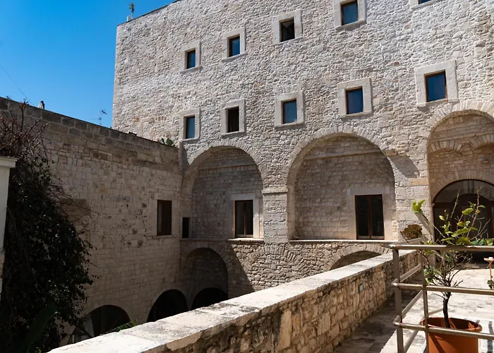 S. Martin Hotel
