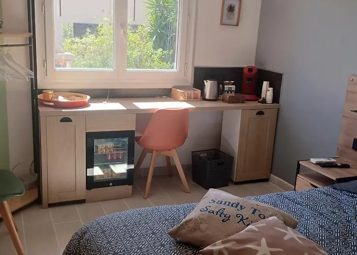 Chambre climatisée indépendante 300m mer