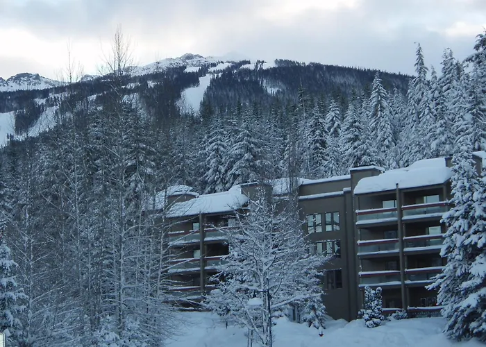 Tantalus Resort Lodge