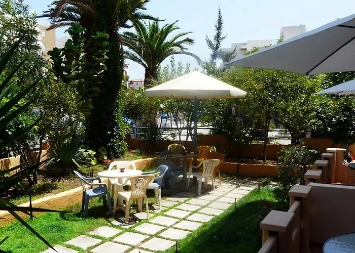 Alexandros Studios & Apartments