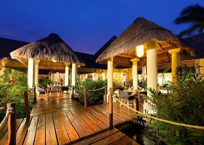 Grand Palladium Select White Sand Resort & Spa