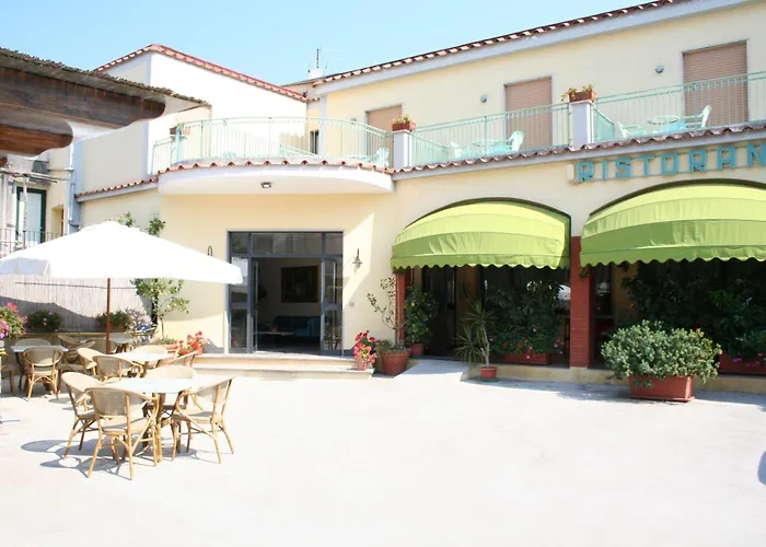 Hotel Reginella SantʼAgata sui Due Golfi