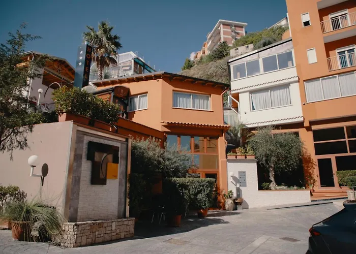 Halykos Hotel