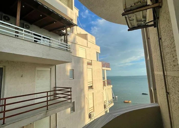 Hotel Tirona