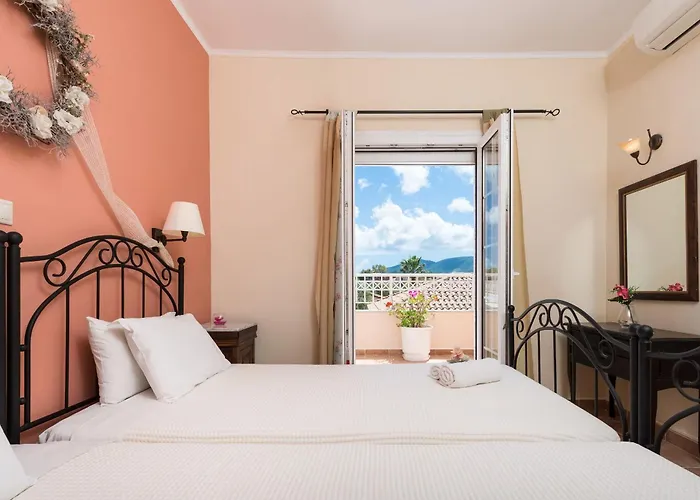 Lorenzo Villas With Private Pool, 200M From The Beach, By Zantewize