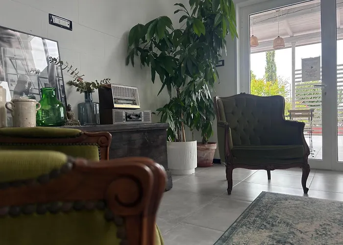 87029House