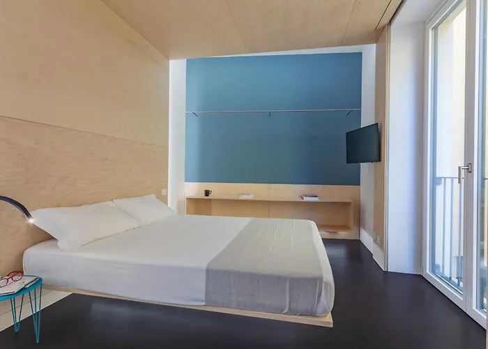 Fiveplace Design Suites & Apartments