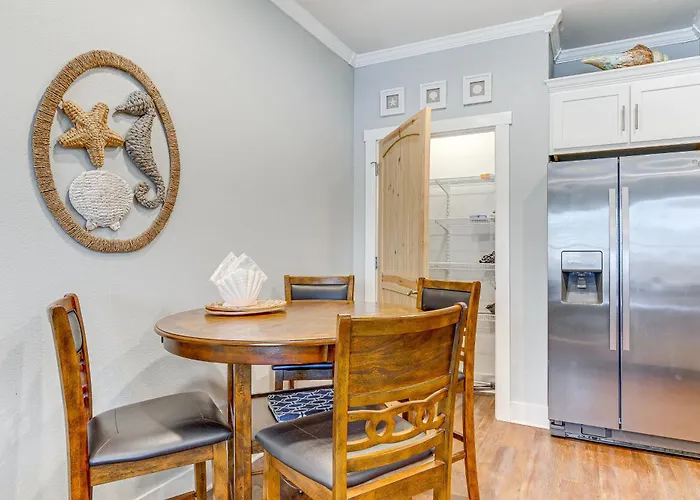 Dauphin Island Escape Near Beach & Bike Path!