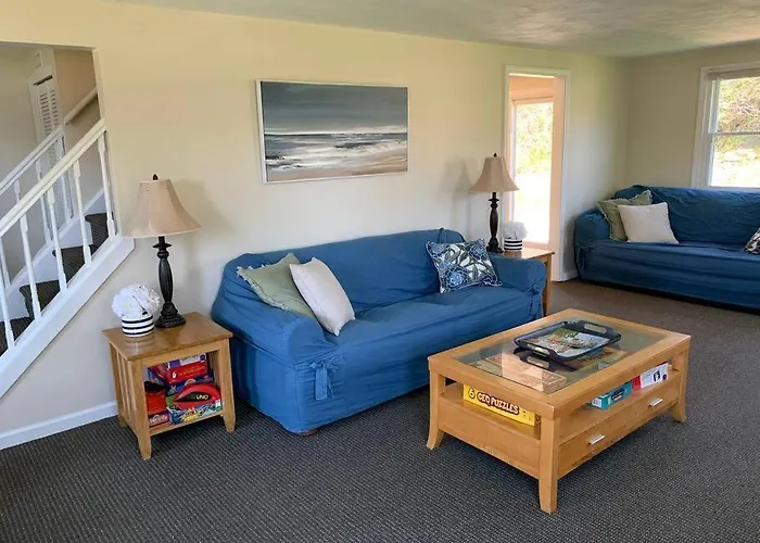 Spacious 5Br Beach House Vacation-Walk To Scarborough!
