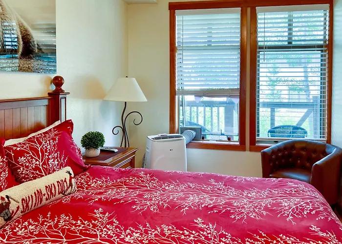 Deluxe Solitude Mountain Ski In-Out 2Bd-2Ba Condo