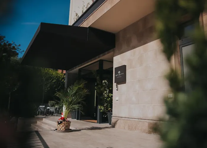 Infinity Hotel & More