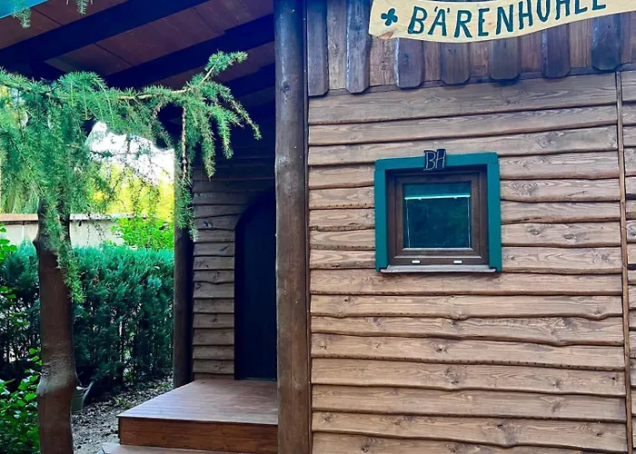Holzhaus Bärenhöhle am Wald und See