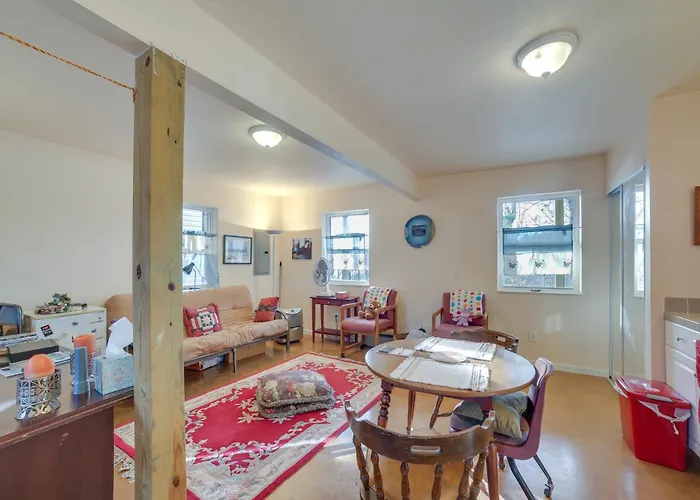 Cozy Rogers Studio Apt W/ Lake Access & Fire Pit!