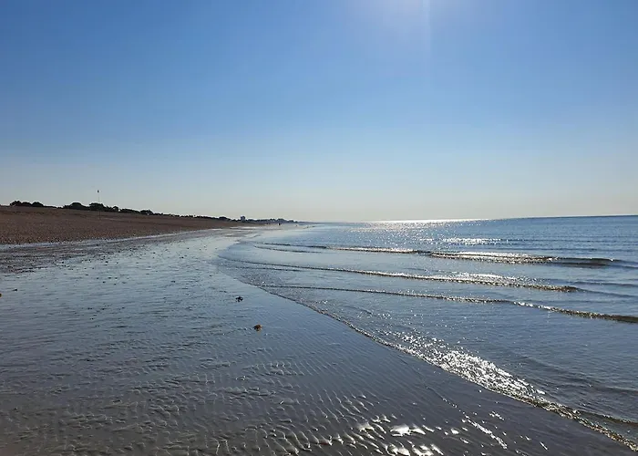 2 Seaside Bedroom, Sleeps 6, Garden, Parking