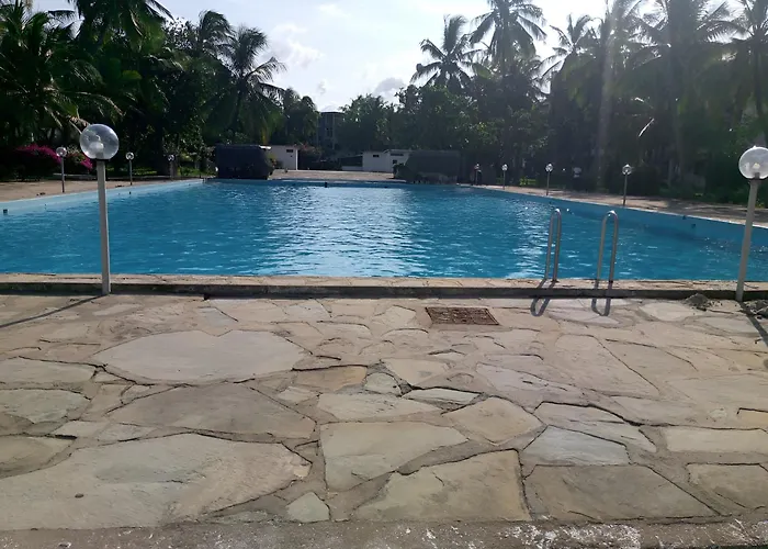 Lafayette One Bedroom Apartment, With Beach Access, Malindi