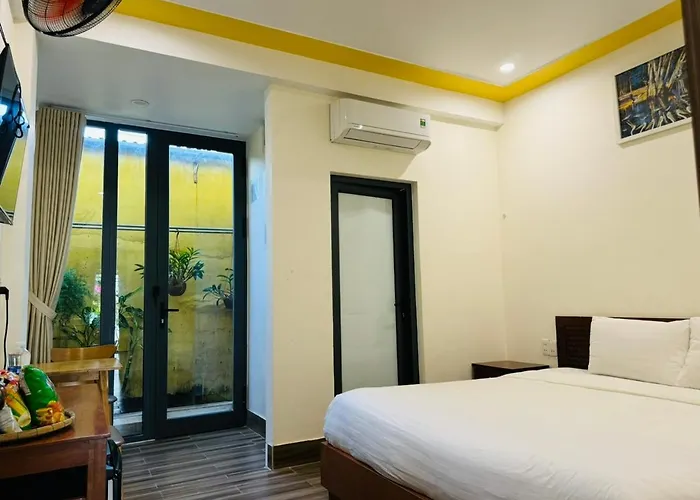 Coral Riverside Homestay&Hostel