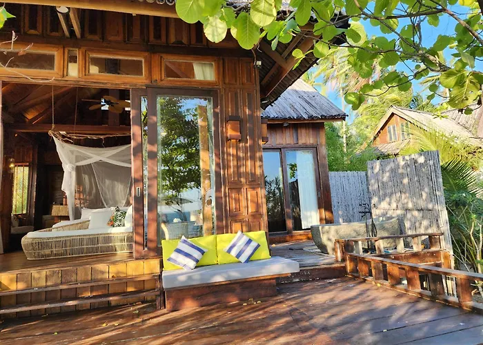 Full Moon Private Island