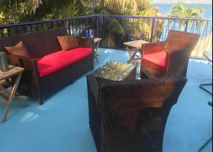 Villa La Giralda - Lakefront - Pool - Relaxation Haven